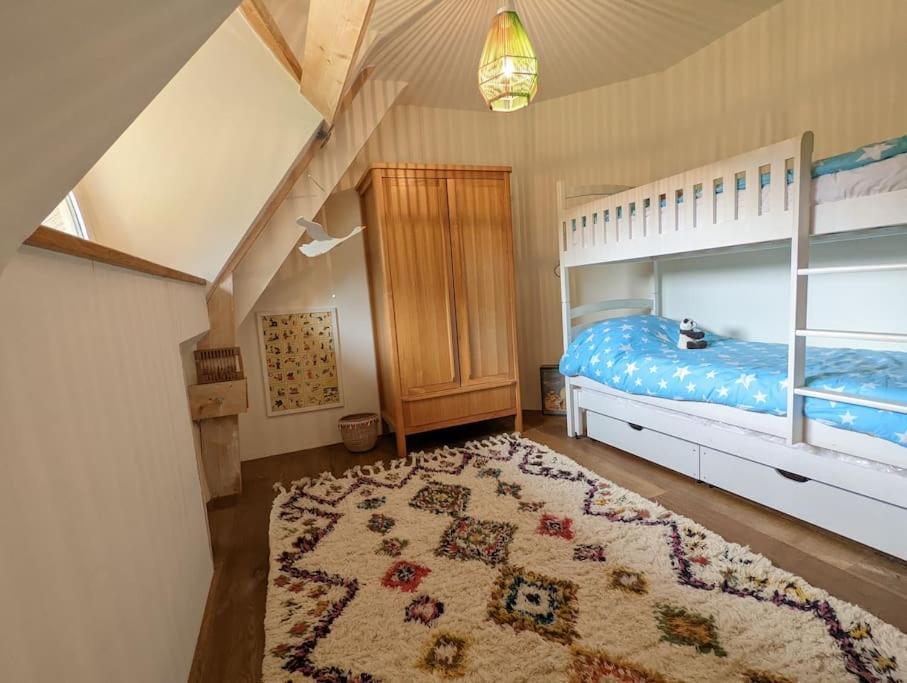 Maison Typique Bretonne Avec Toit De Chaume Camors Bagian luar foto